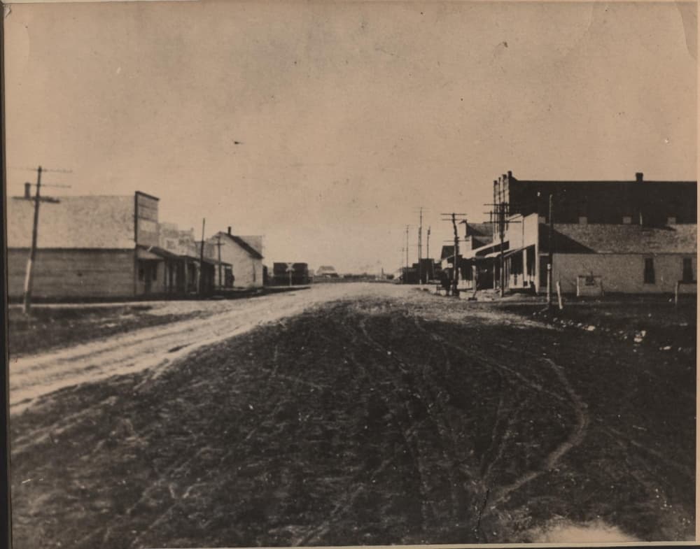 Horses and wagons used to ride down Main Street in 1910. (Courtesy city of Richardson)