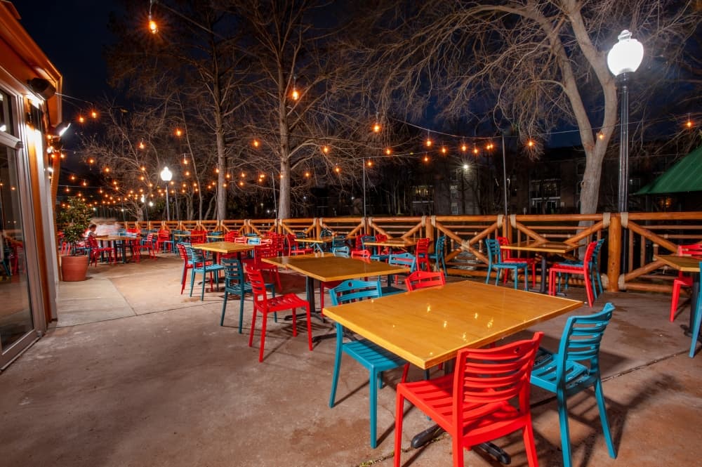 outdoor patio at Lago Mariscos