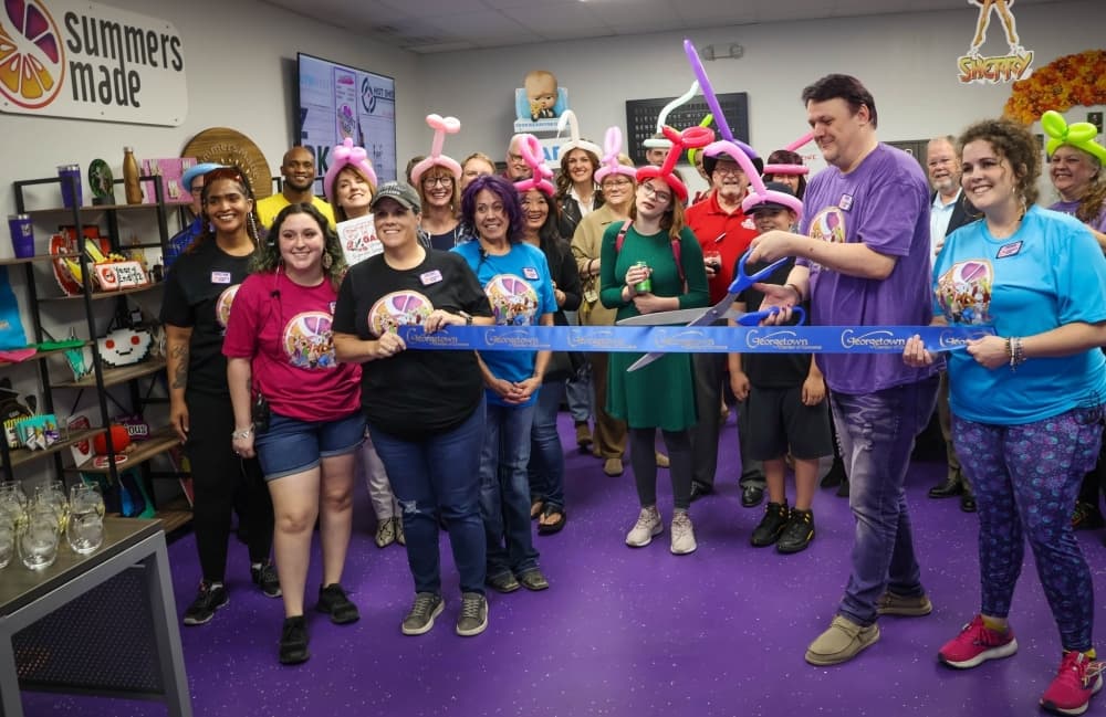 Custom gift company in Georgetown expands business