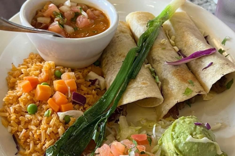 Alexander’s Mex Cuisine serving authentic Mexican food and Tex-Mex to Plano