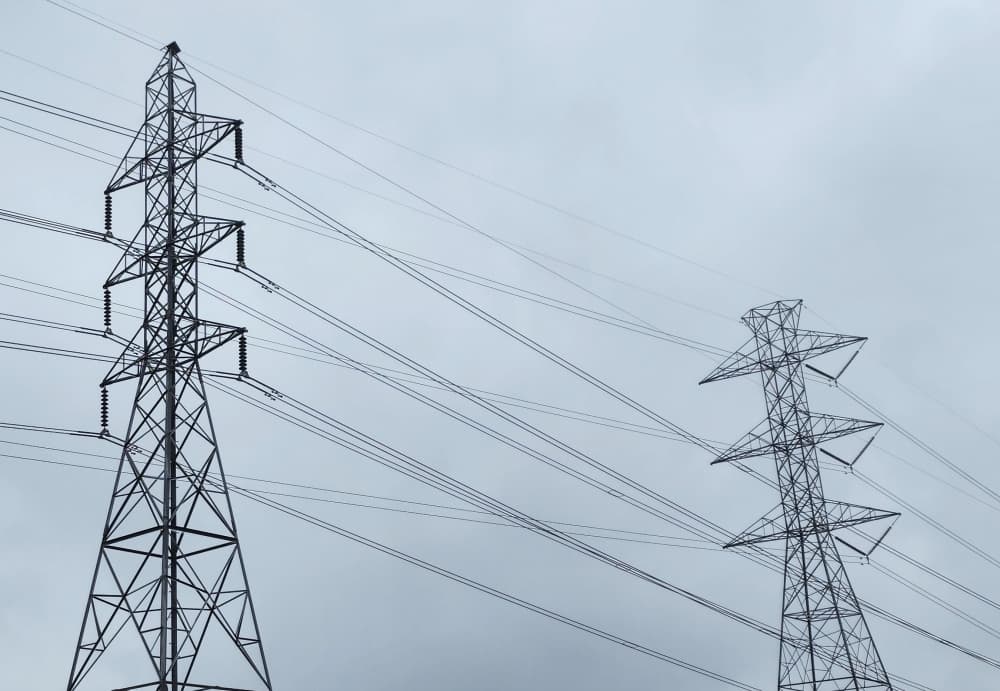 CPS Energy works to repair downed lines, outages
