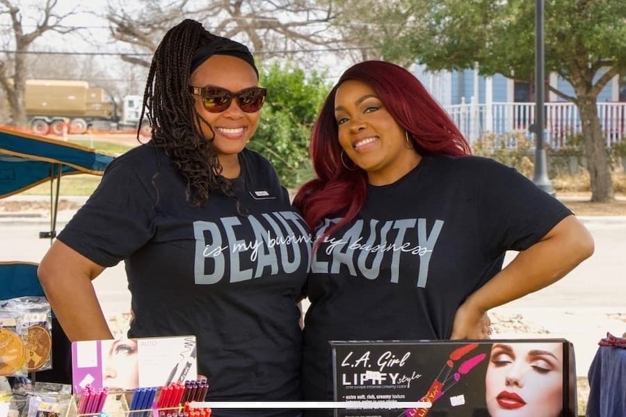 Leander Beauty Supply opens, providing multicultural hair care; owned by Council Member Na'Cole Thompson