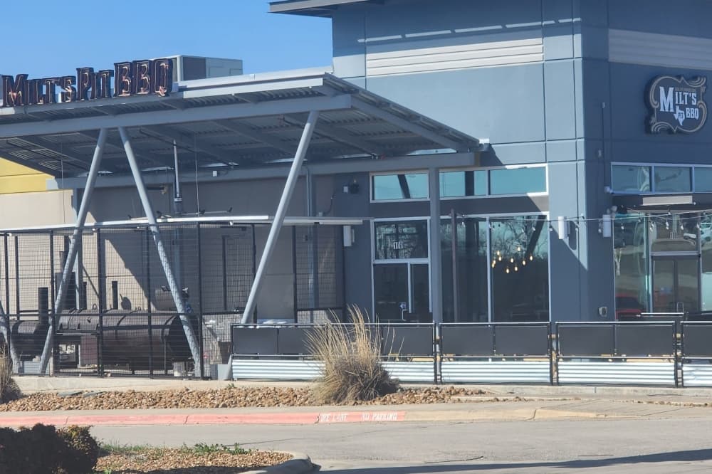Milt's Pit BBQ has soft opening in Live Oak