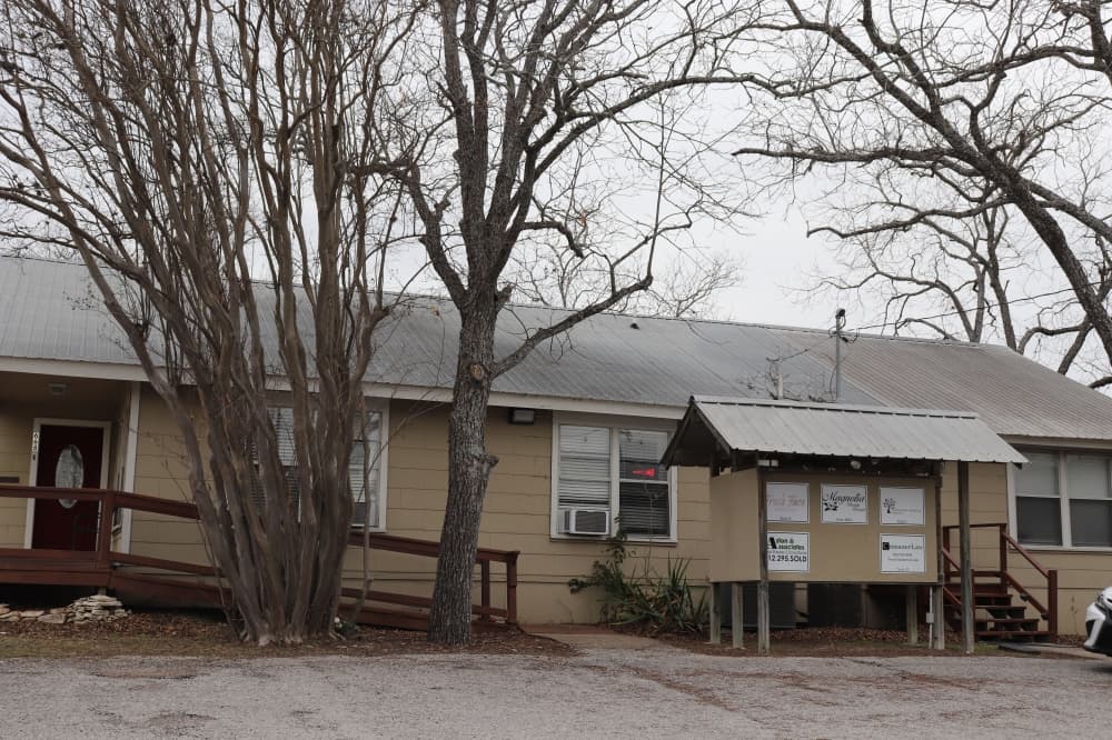 Two businesses settling down in Buda