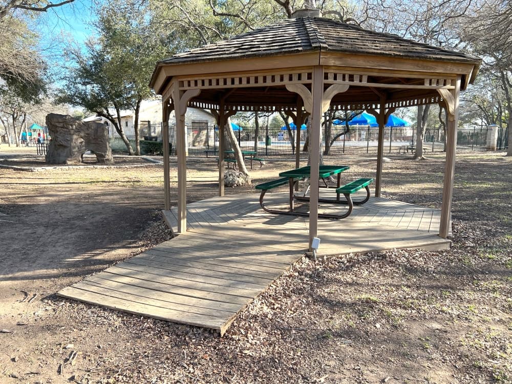 covered picnic pavilion 