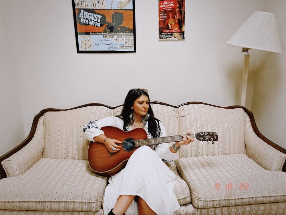 Jessee Lee is a country singer-songwriter from Nashville, Tennessee, and daughter to grammy nominated songwriter David Lee. (Courtesy Jessee Lee)