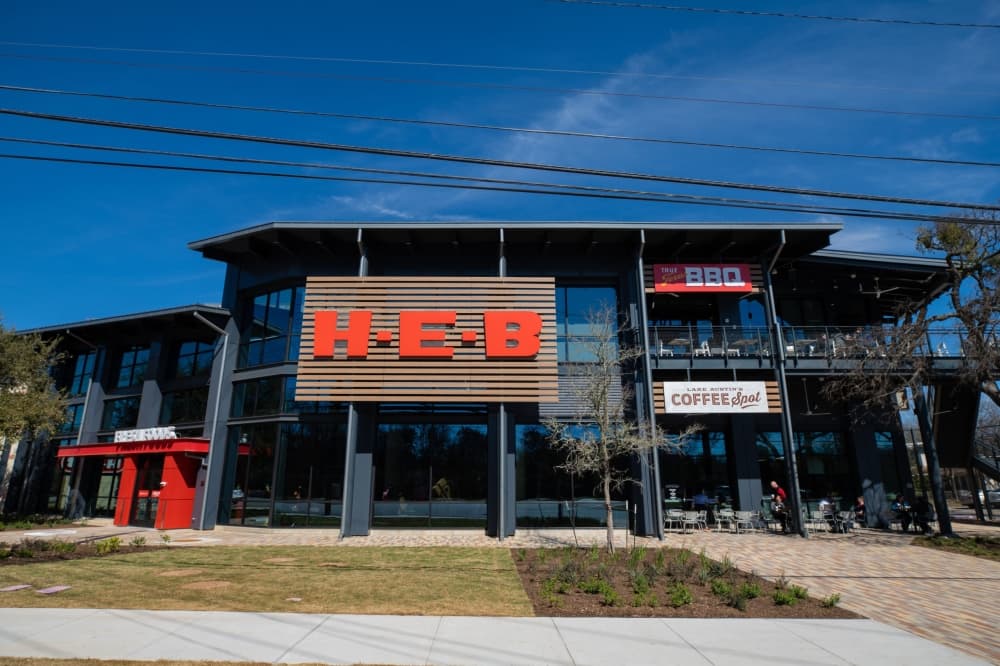 Austin’s first multilevel H-E-B is now open on Lake Austin Boulevard