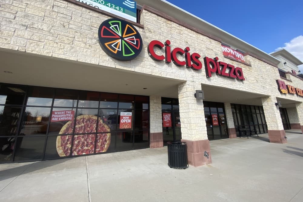 Cicis Pizza to bring back buffet-style pizzas, pastas, desserts in Frisco