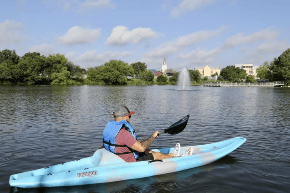 Woodlawn, Elmendorf lakes in San Antonio to offer kayak, canoe, paddleboard rentals