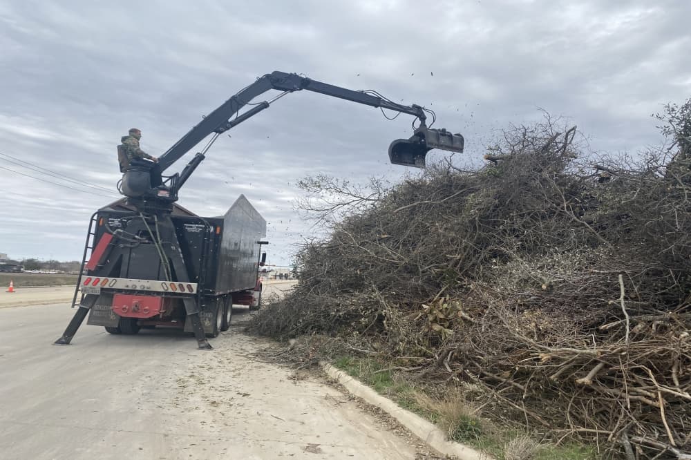 Crews continue unprecedented cleanup effort in Round Rock following ice storm