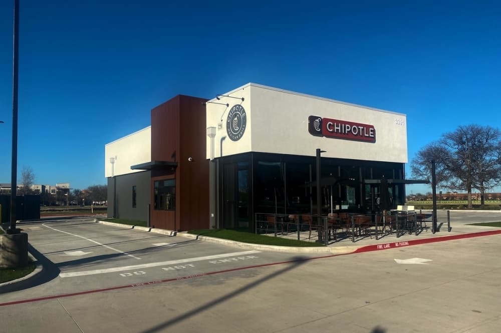 Chipotle offering digital-only order pickup lane at new Plano location