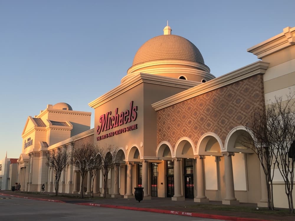 Explore January 2023 commercial real estate trends in The Woodlands