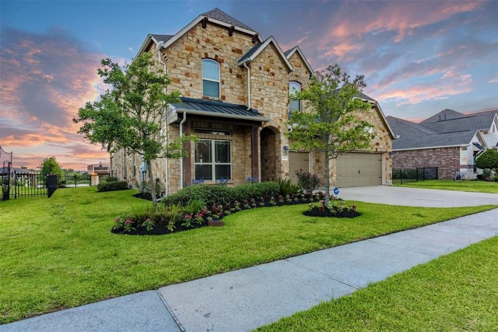 $1.8 million houses: Exploring this month's featured neighborhood, The Peninsula at Clear Lake