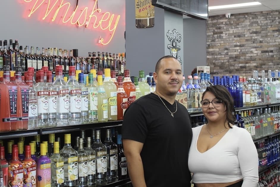 Worth the Pour owners create family-friendly feel at Lewisville liquor store