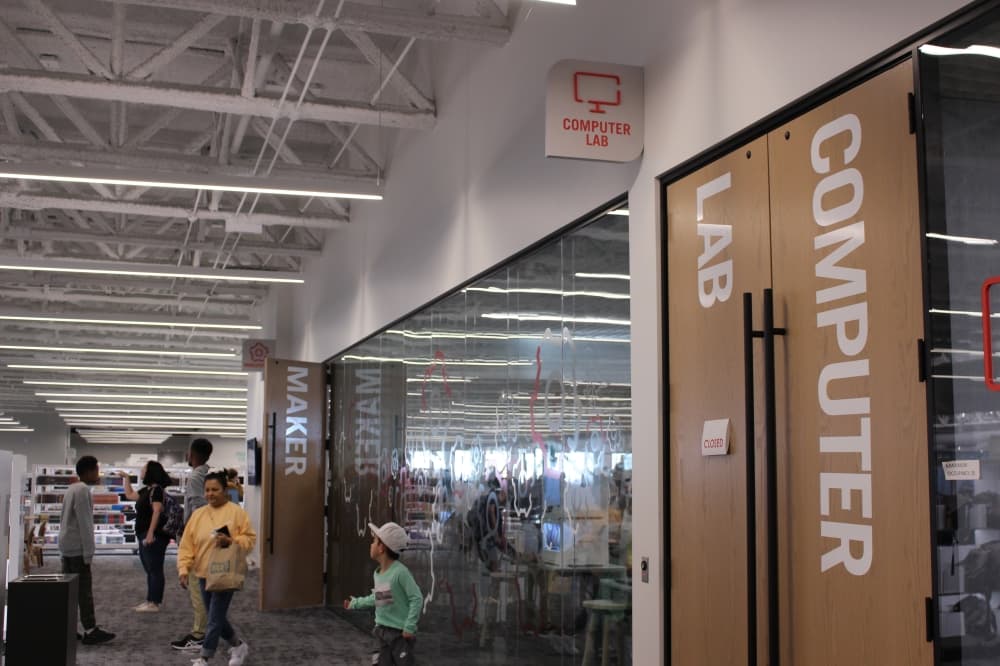 The second floor is where the library's maker space and computer lab are located. (Alex Reece/Community Impact)