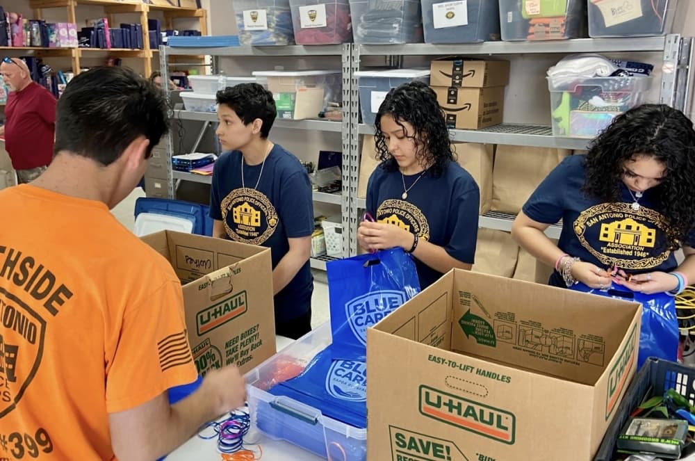 San Antonio police union volunteers help those in need