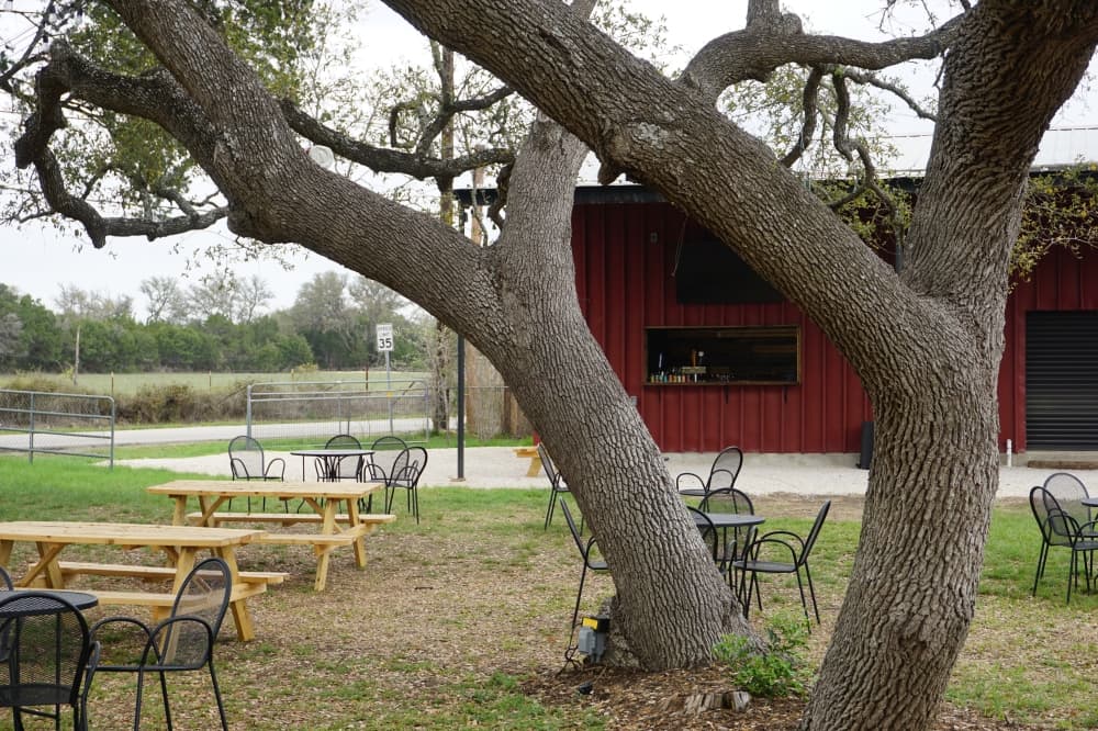 Rustic cocktail bar opens in New Braunfels Hill Country