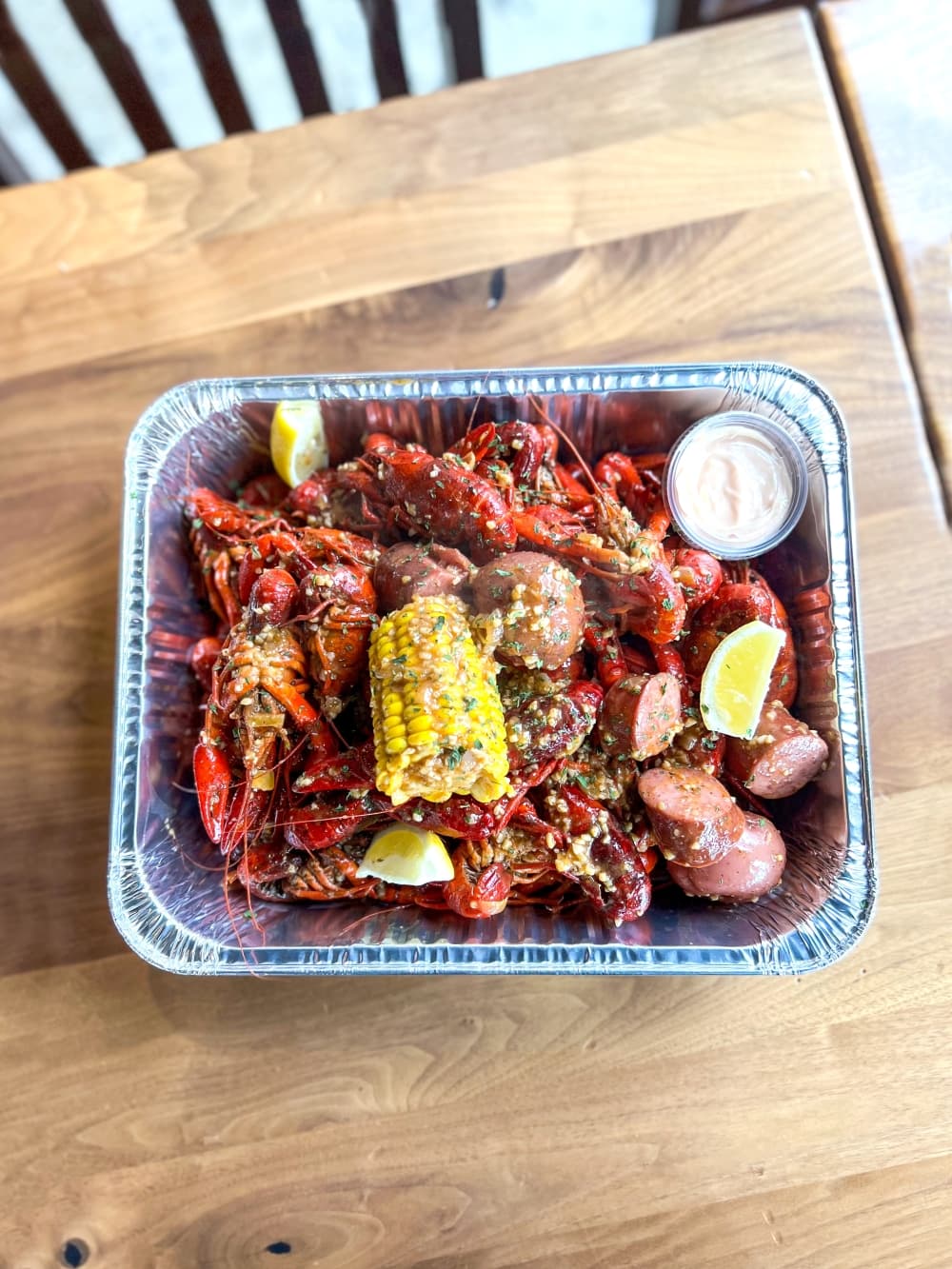 crawfish boil with corn and potatoes 