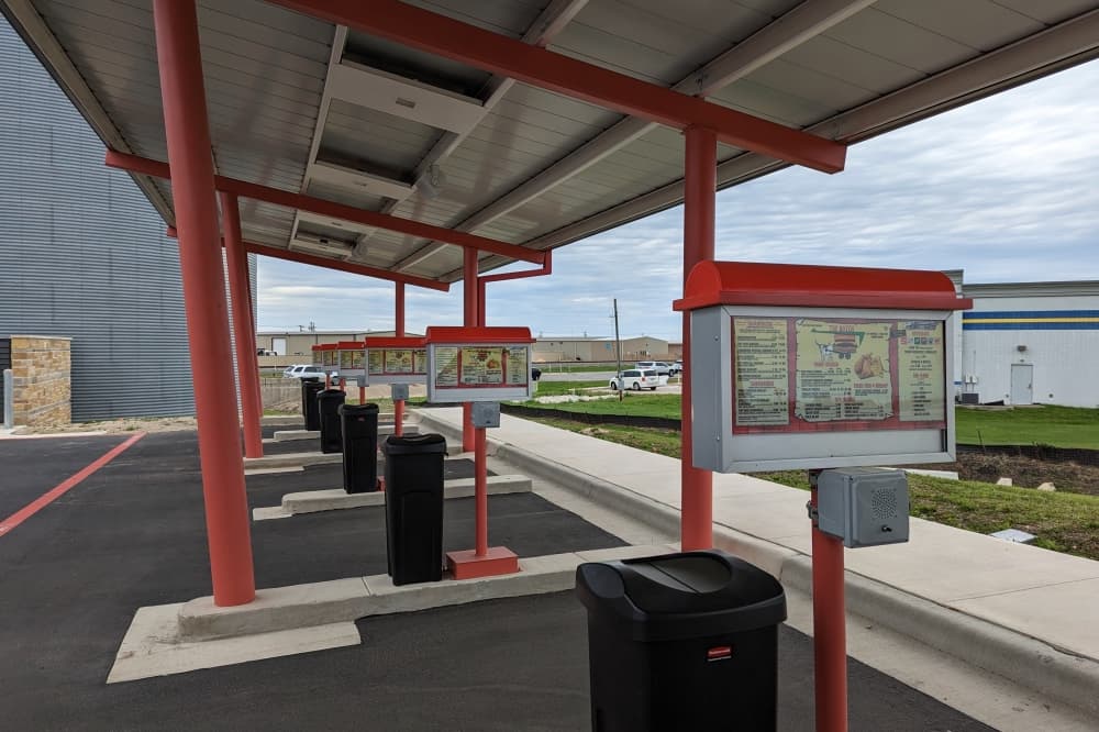 Top Notch Hamburgers opens doors to Hutto location