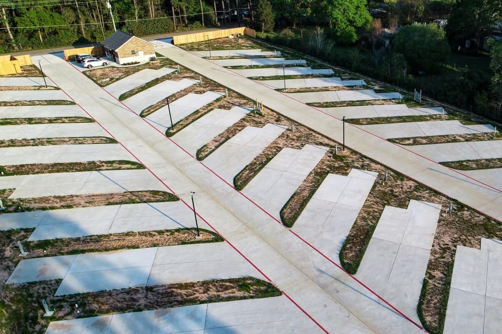 The amenities at Alford RV Park include picnic tables, a barbecue grill and a walking trail. (Courtesy Alford RV Park)