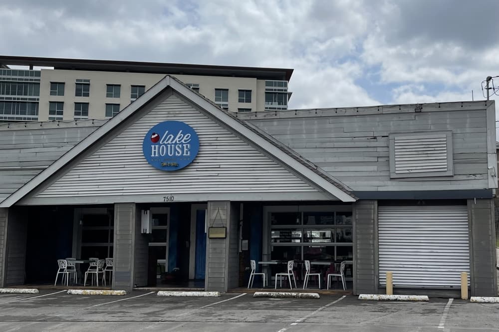 Lake House Bar and Grill celebrating 10 years in Lake Highlands