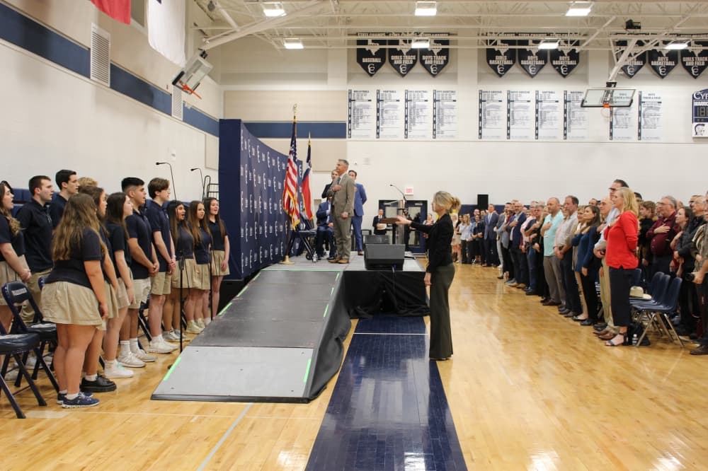 Gov. Greg Abbott visits Cy-Fair’s largest private school on ‘Parent Empowerment’ tour