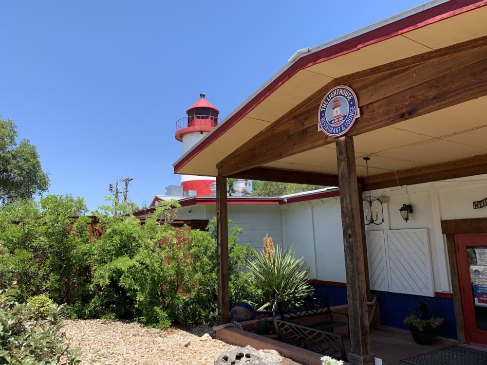 Lakeside restaurant and lounge in Briarcliff celebrates 5-year anniversary