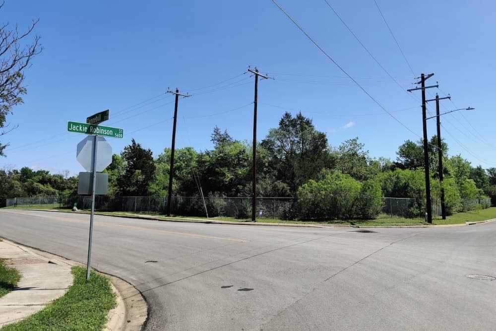 Council OKs rezoning for 156-apartment, 32-home affordable housing project in East Austin