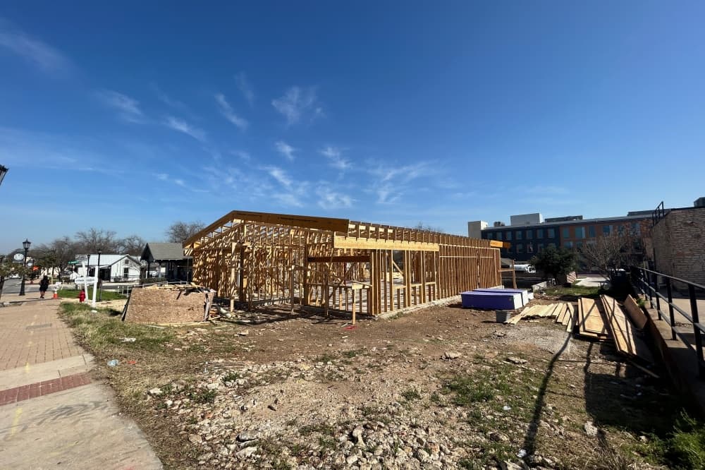 2 businesses under construction in downtown Round Rock