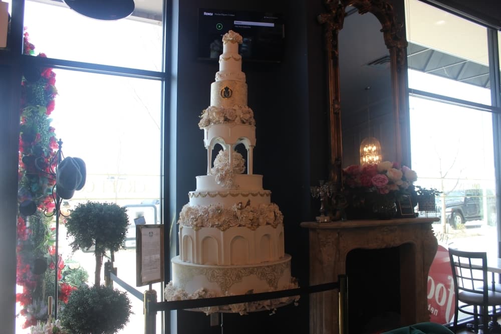 The London Baker is known for elaborate cakes of varying price. (Destine Gibson/Community Impact)