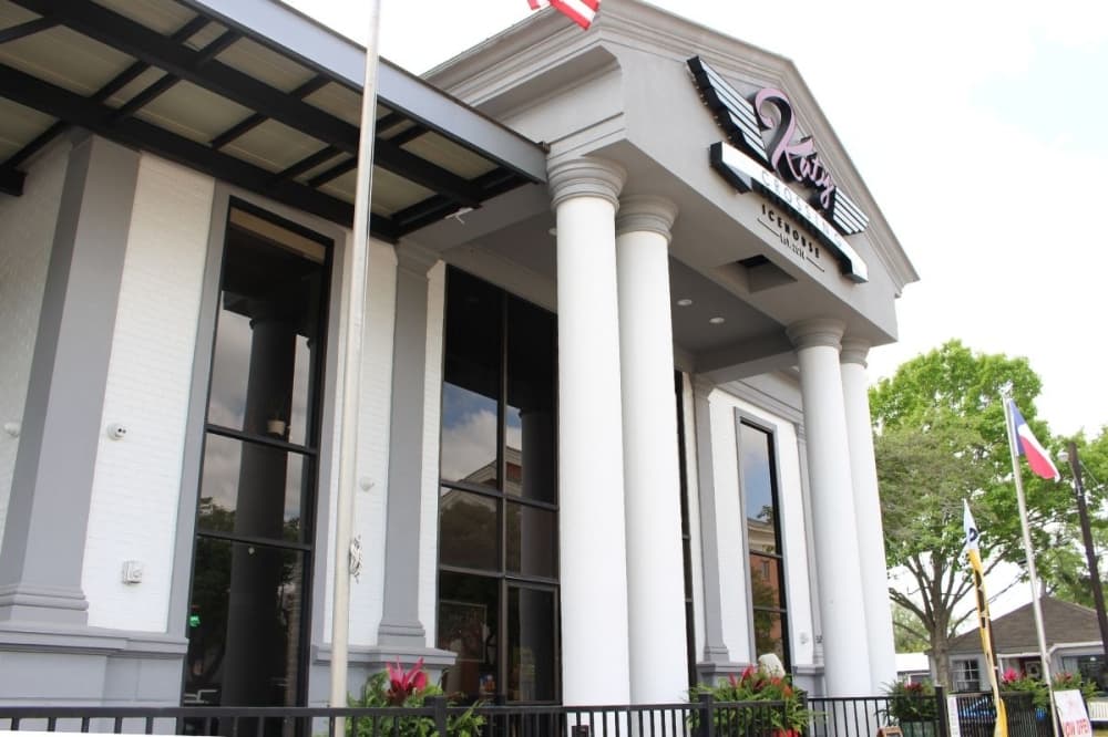 Katy Crossing Icehouse brings ‘upscale, date night’ vibe to downtown Katy Square