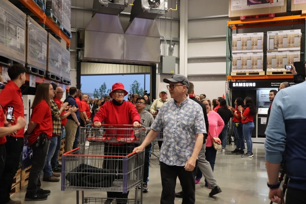 The first shoppers enter the new Costco Wholesale store. (Zara Flores/Community Impact)
