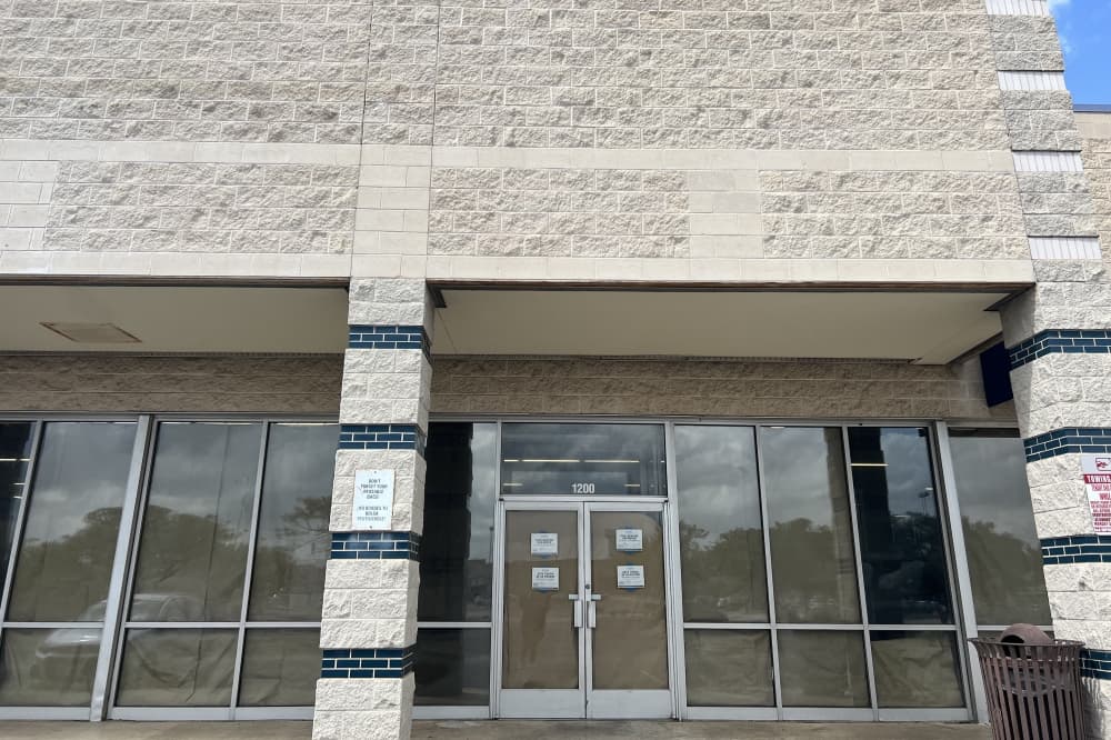 Vehicle service shop Pep Boys closes in Lake Creek Festival shopping center