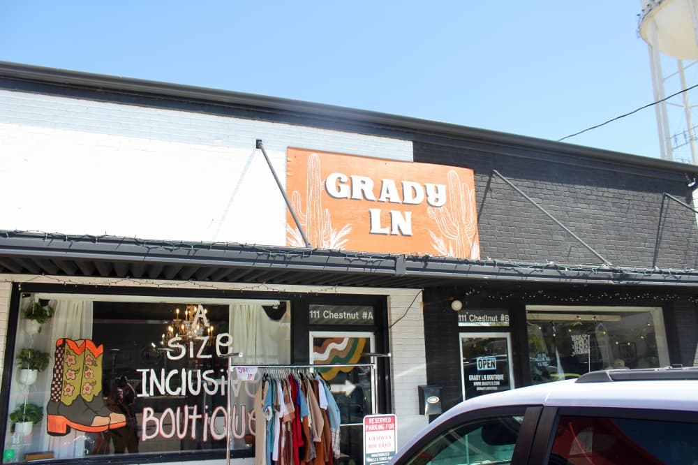 exterior of Grady Ln Boutique