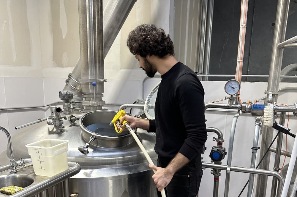 All of Red Horn’s beers, including the batch brewer Safir Ahmed is working on, are made at the Leander location. (Bianca Moreno-Paz/Community Impact)
