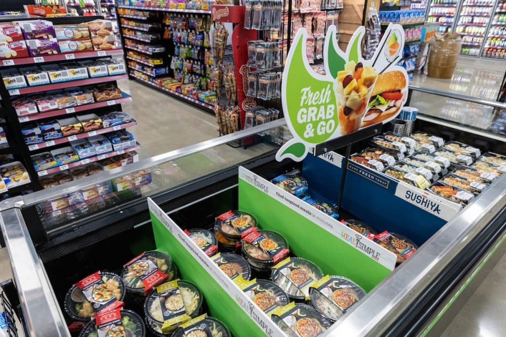H-E-B Fresh Bites carries items such as produce, salads and sandwiches. (Courtesy H-E-B)