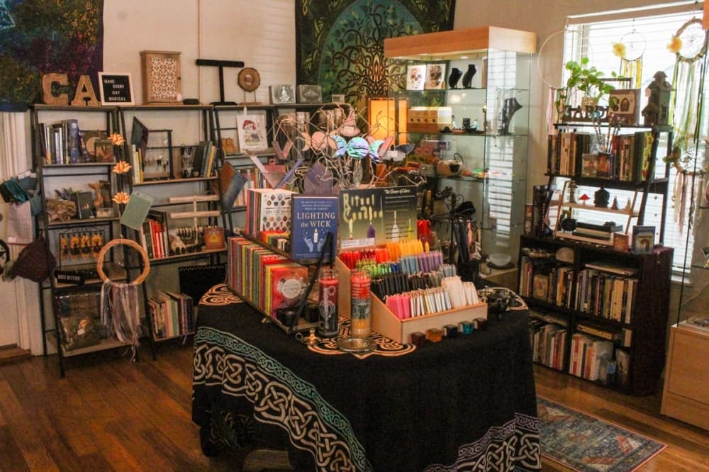 Savage Mana is located in downtown New Braunfels across from New City Bakery. (Amira Van Leeuwen/Community Impact)