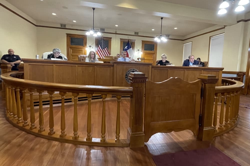 Williamson County studying salaries for elected officials