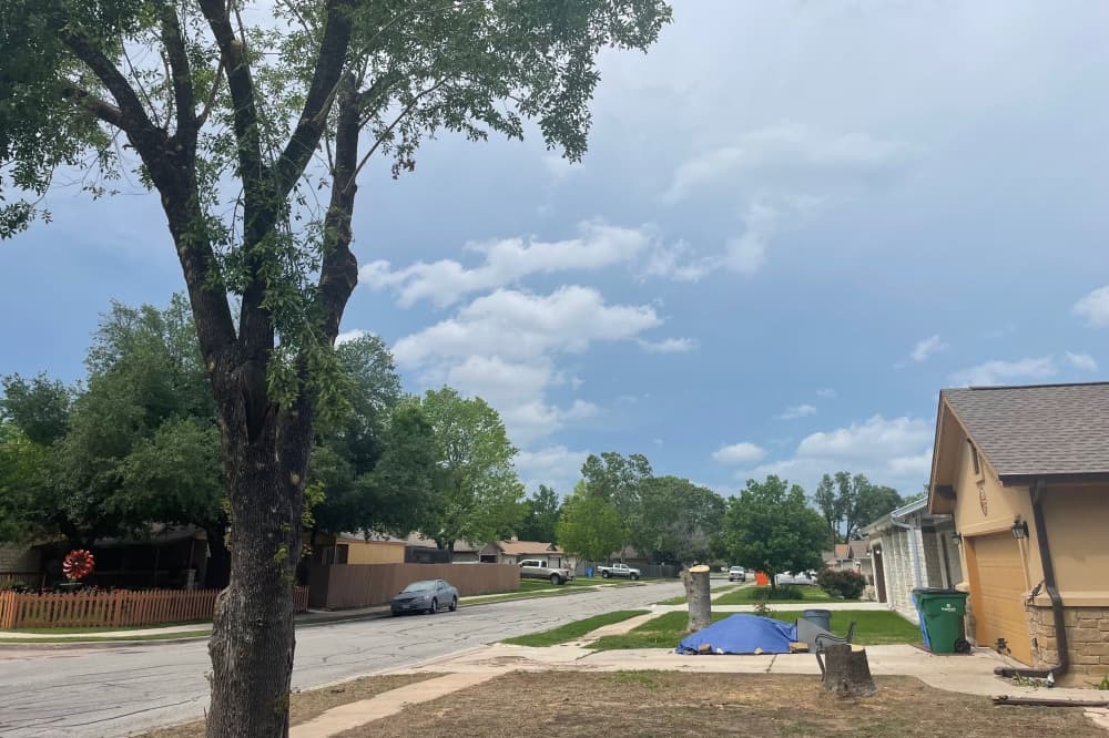 Severe thunderstorm warning issued in Williamson County with chance of strong winds, hail