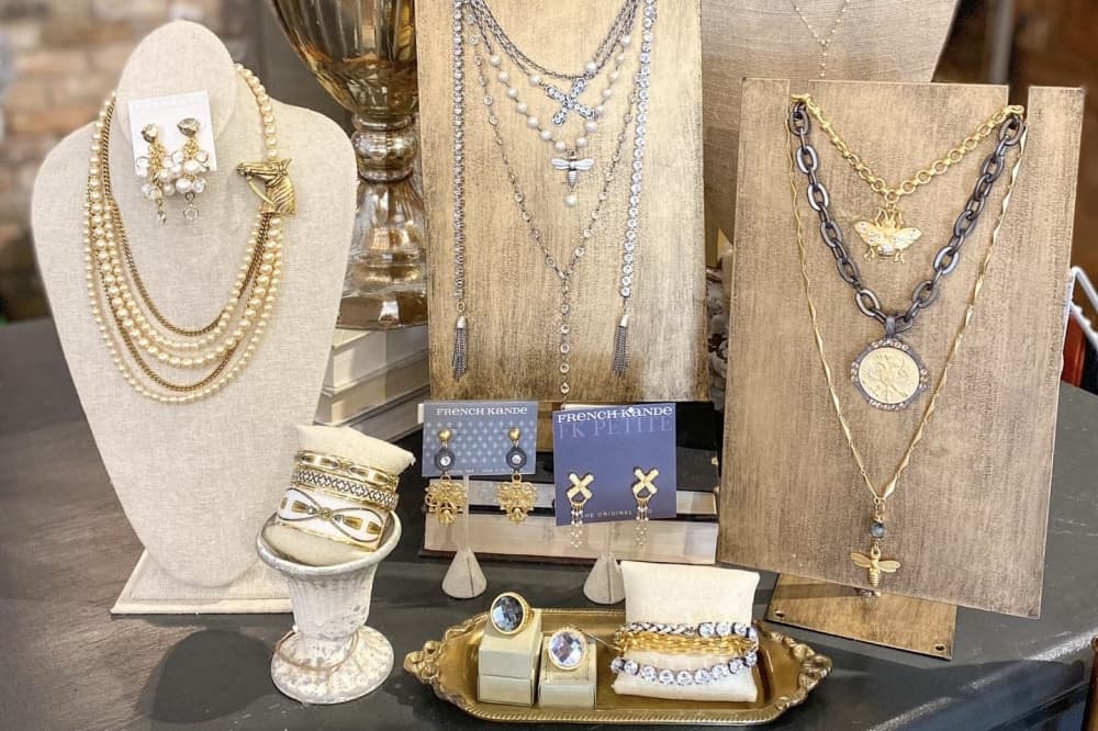 BLVD Boutik relocates along FM 2978