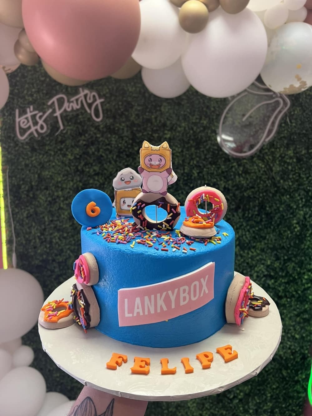 
Courtesy Kiss My Cakes