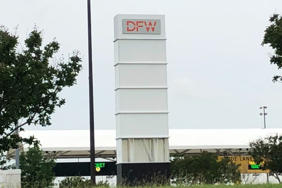 Dallas-Fort Worth International Airport to add Toys “R” Us, Lego stores
