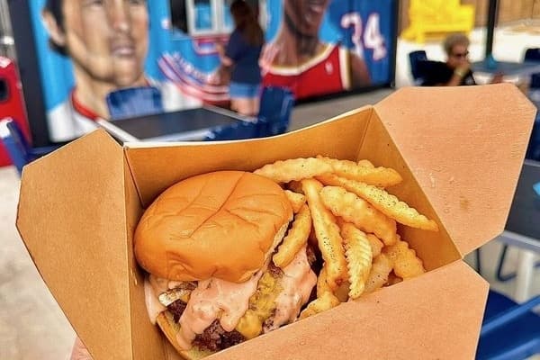 Jesse’s Burgers and Shakes opens out of renovated shipping container in New Caney