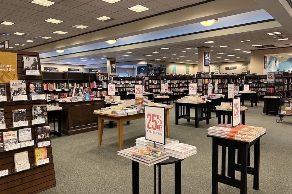 3 businesses closing in Highland Village, Lewisville