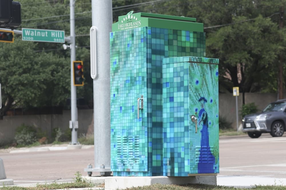 Lake Highlands Public Improvement District beautifying neighborhood traffic boxes