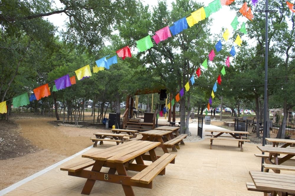 5 new businesses now open in Dripping Springs