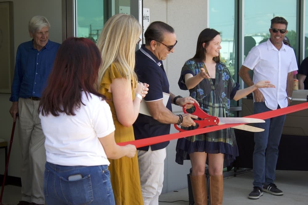 Four Hands Art Studio celebrates South Austin opening with ribbon-cutting