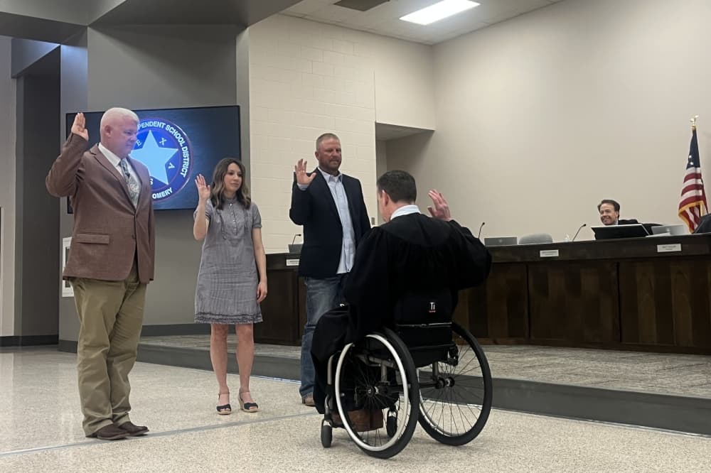 3 trustees sworn in to Montgomery ISD board