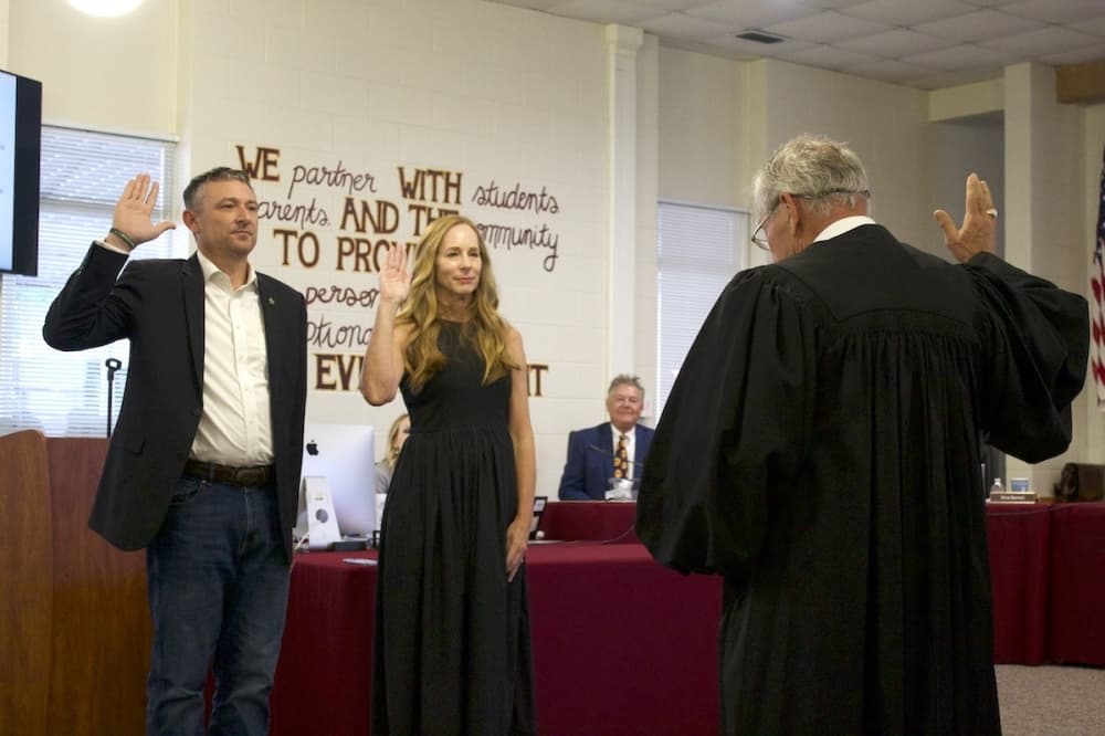 2 sworn into the Dripping Springs ISD board of trustees