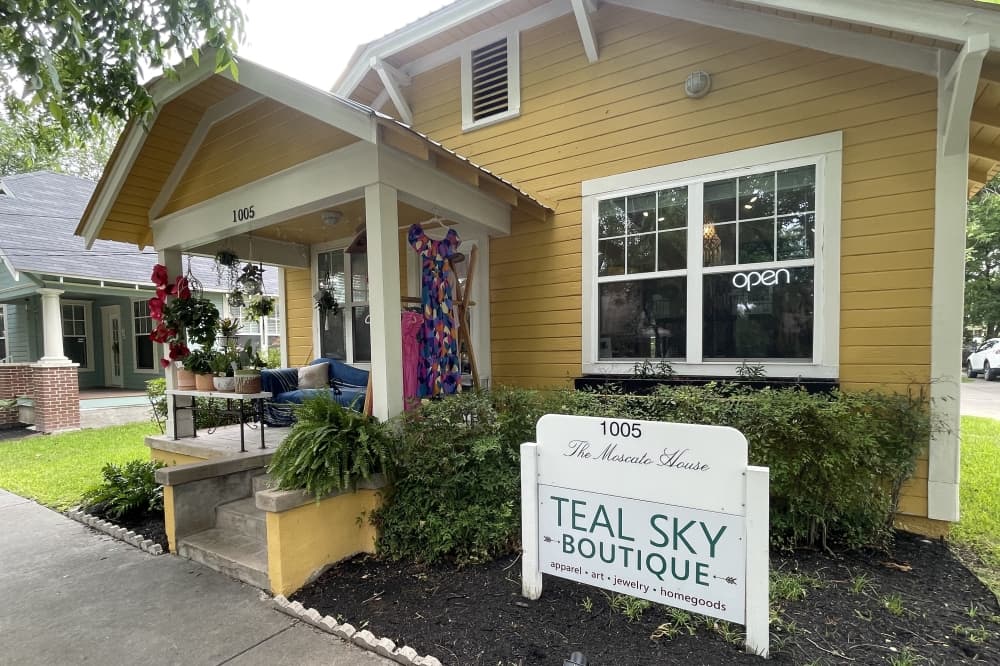 Teal Sky Boutique moves to new Georgetown location